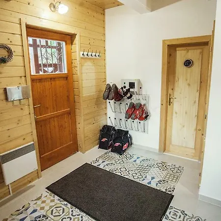 Cucoriedka Dağ evi Litmanová
